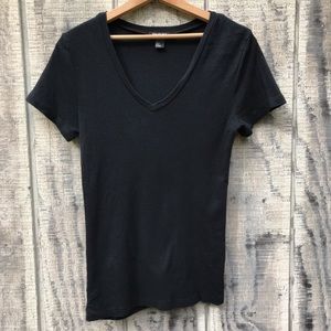 DKNY basic black v-neck tee